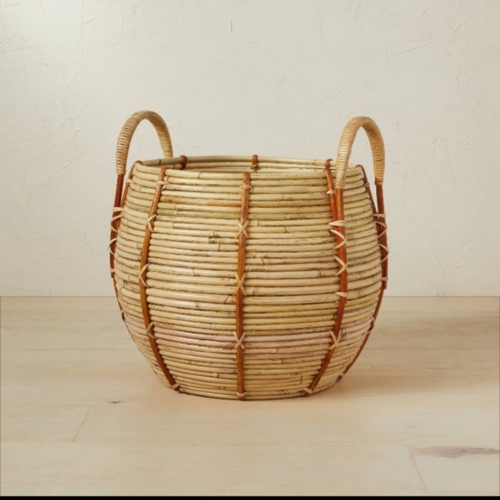 NWT JUNGALOW X OPALHOUSE Round Rattan Basket with Handles 13H X 14W X 14D